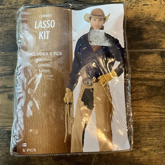 COWBOY COSTUME - Picture 1 of 5